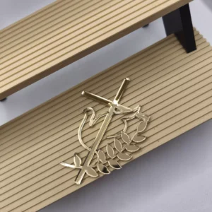 Krížik s holubicou