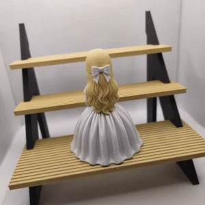 Dievča na prijimanie na predok torty